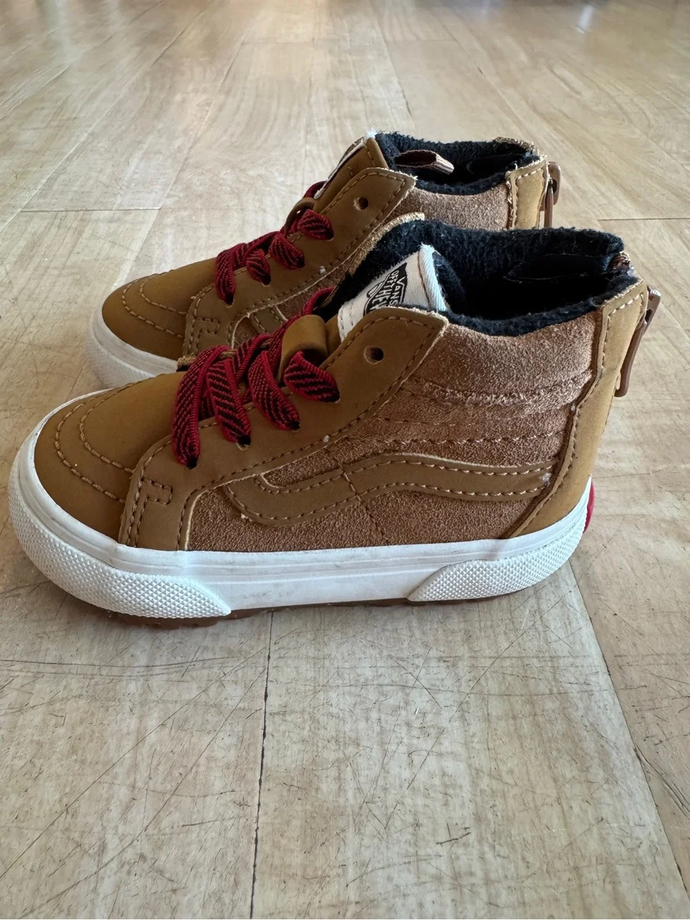 Vans Toddler MTE Sk8 Hi-Zip Water-Resistant Sneakers | Size 5